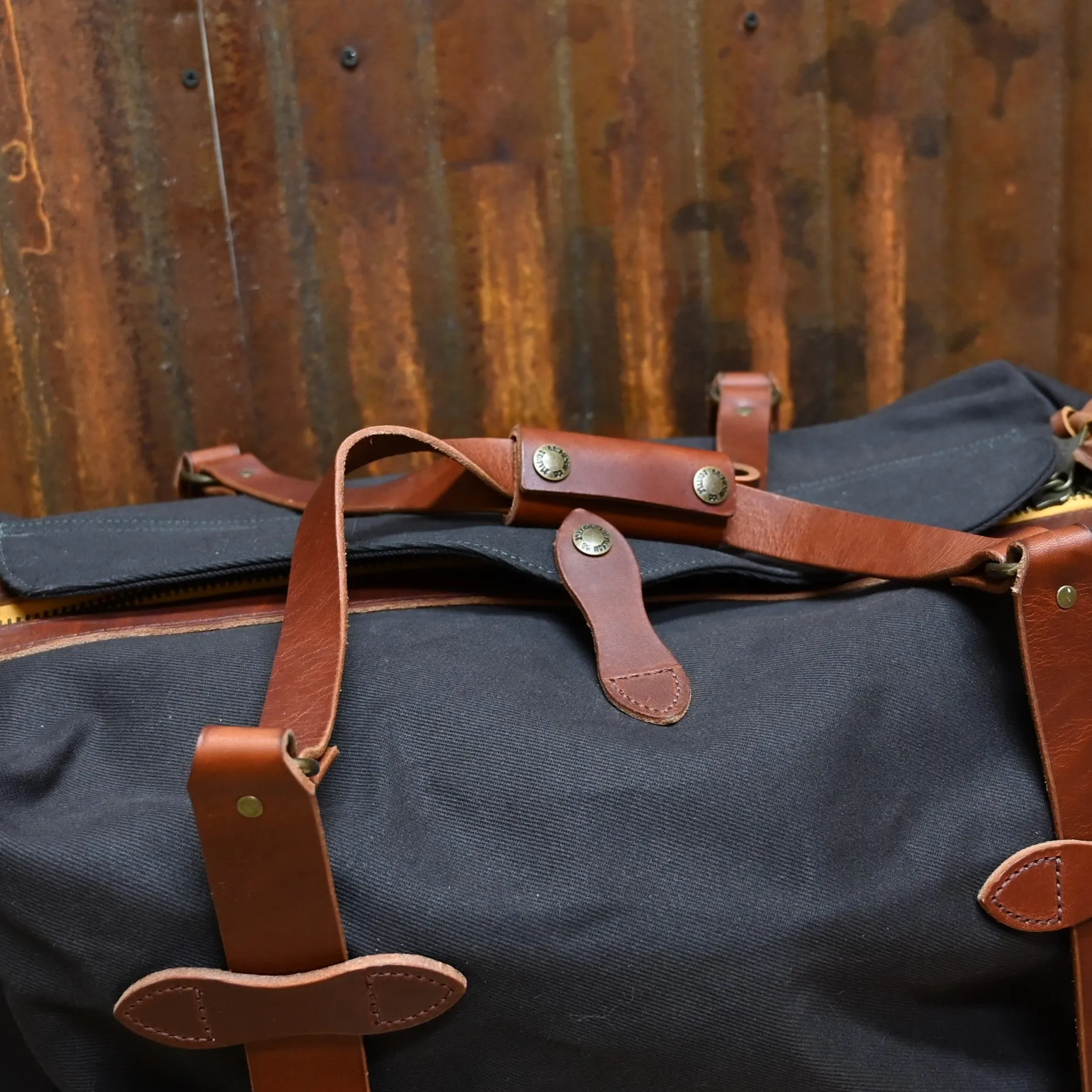 Filson Traveller Medium Duffle Bag