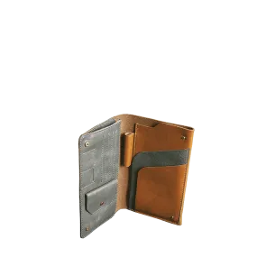 PASSPORT WALLET - toffee/grey